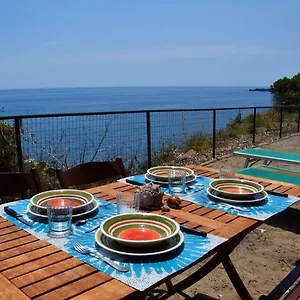 https://riviera-degli-eucalipti-cottage-in-riva-al-mare.sicilyhotelsitaly.net